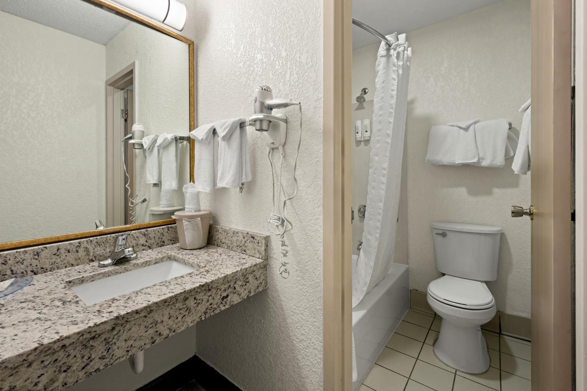 Quality Inn Rocky Mount Exterior photo